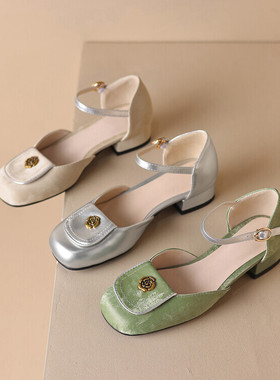 春夏季低跟学院米色银色绿色方头粗跟包头凉鞋大码女鞋XH