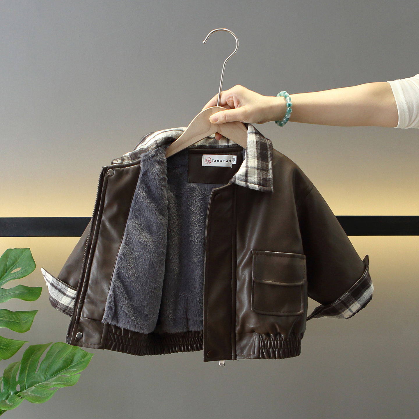 男童冬季韩版复古风加绒皮衣外套