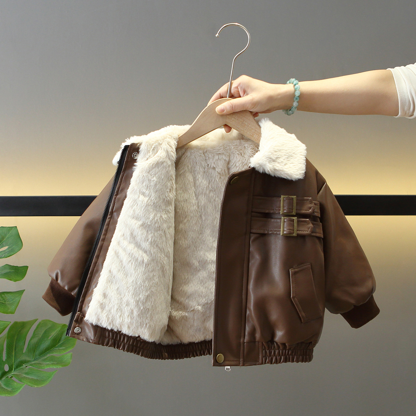 男童冬季洋气加绒加厚毛领皮衣潮