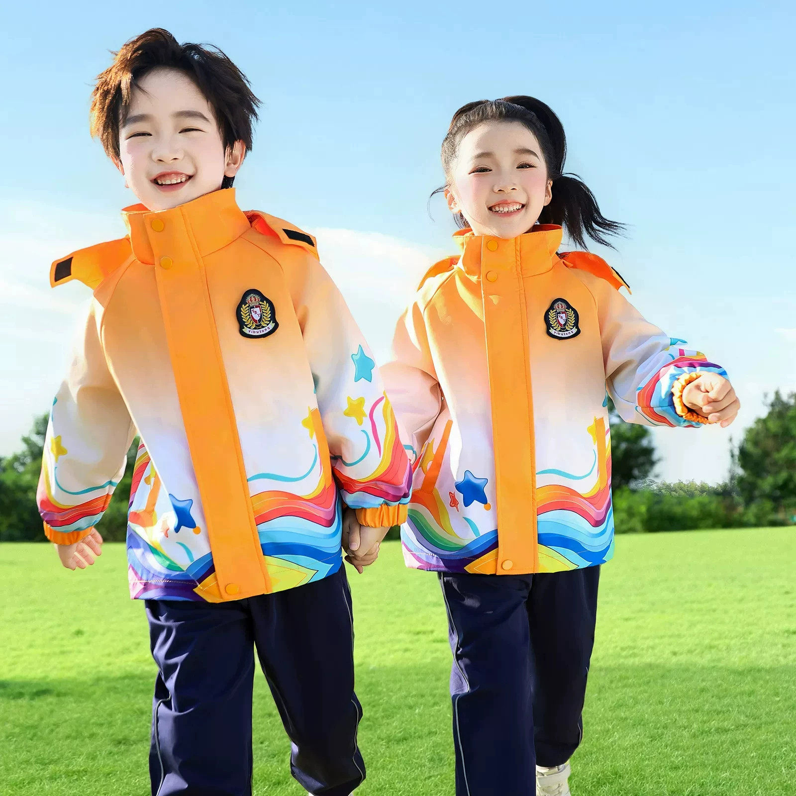 2026新款小学生校服冲锋衣三件套彩虹拼色防风运动服儿童班服套装
