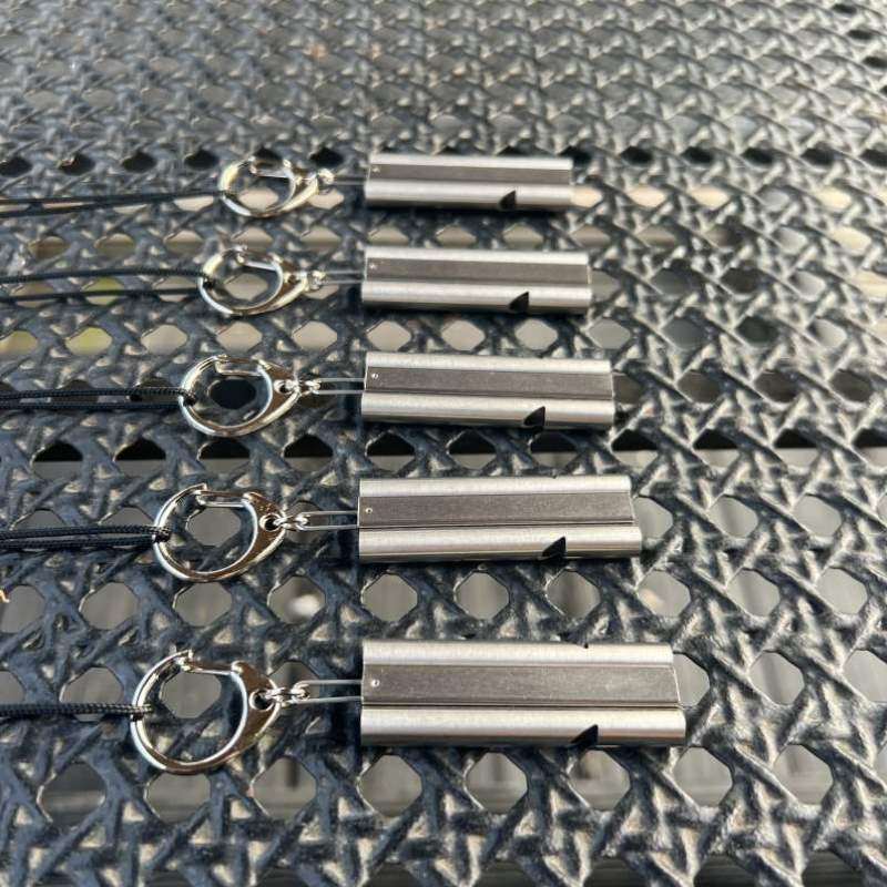 成鸟消防爆音小304太阳金属口哨不锈钢救生户外训练装备求生高音,宠物/宠物食品及用品,鸟玩具,淘宝优惠券,粉丝福利购,淘宝优惠卷