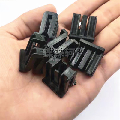 专用于骐达颐达骊威天籁导流板卡子启辰D50R50雨刮下饰板固定卡扣