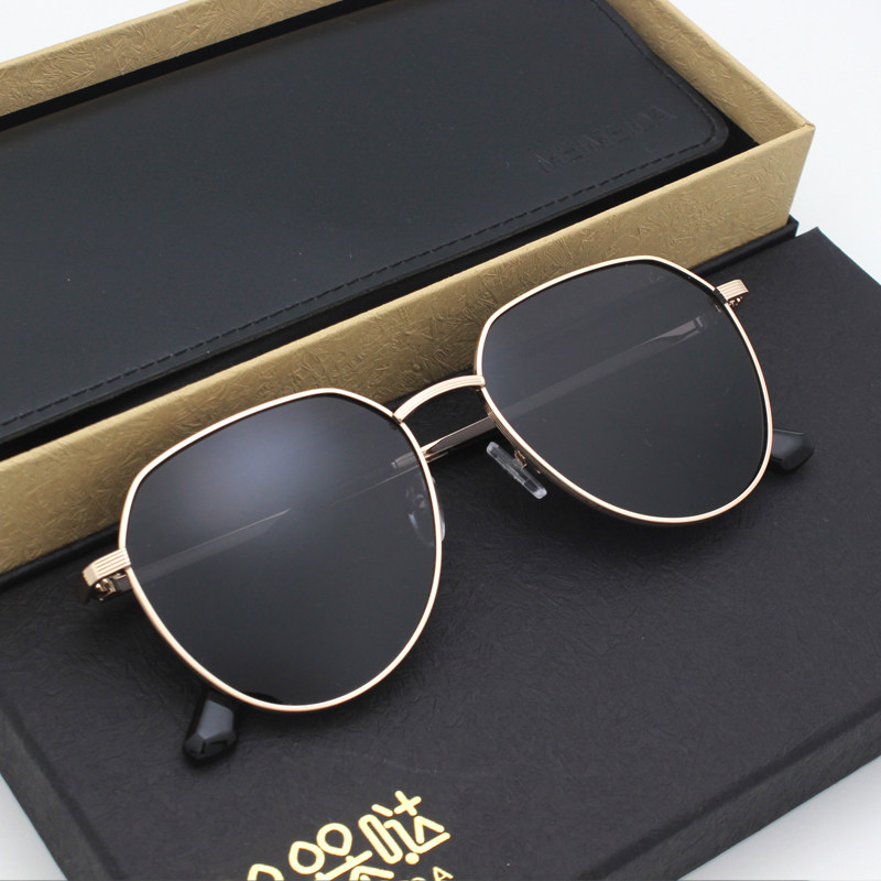 新款男女飞行员眼睛太阳镜潮人品牌墨镜偏光开车专用眼镜网红街拍
