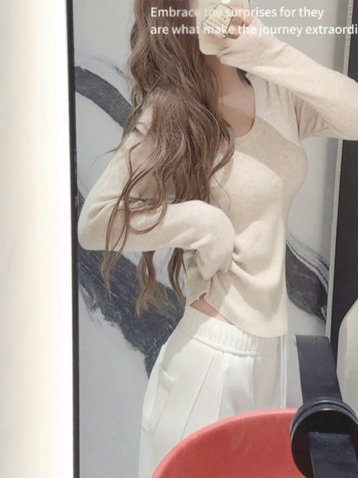 LISEYEN设计师原创 超级无D显白！酱紫色圆领弹力打底针织衫内搭