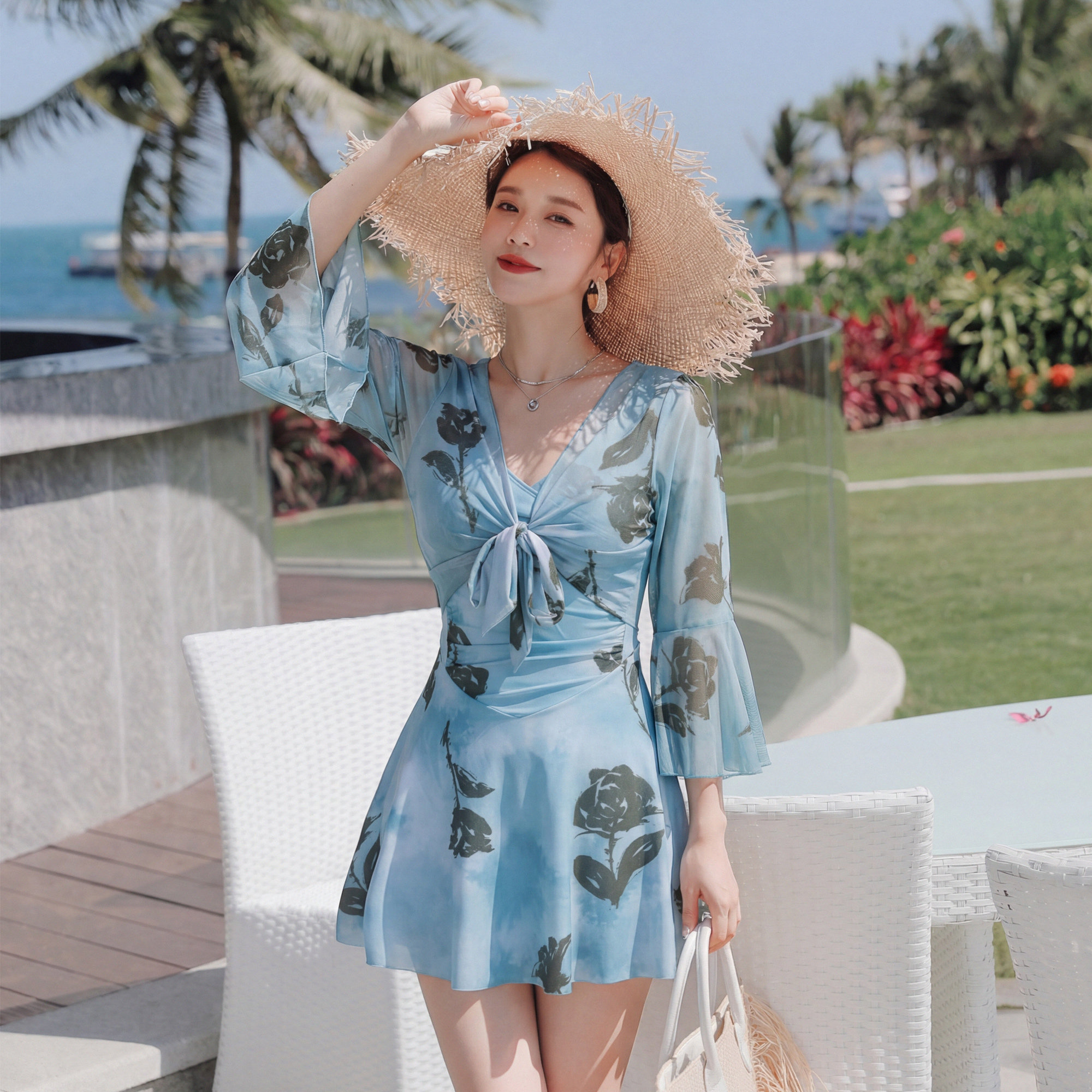 法式度假风V领碎花连体泳衣女长袖荷叶边裙摆绑带浪漫风显瘦遮肚