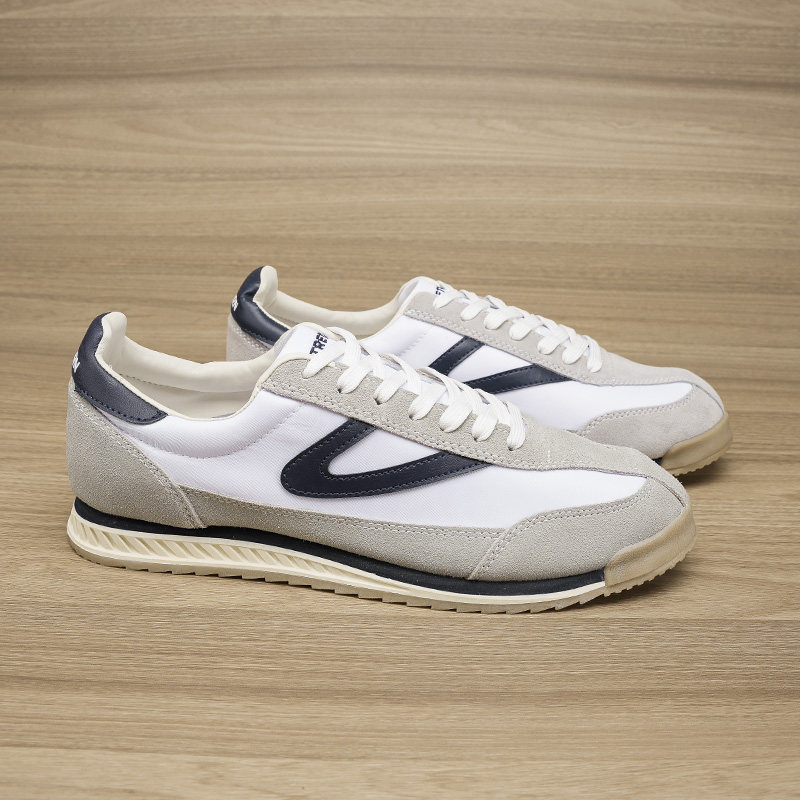 T.R瑞典时尚情侣板鞋明星同款