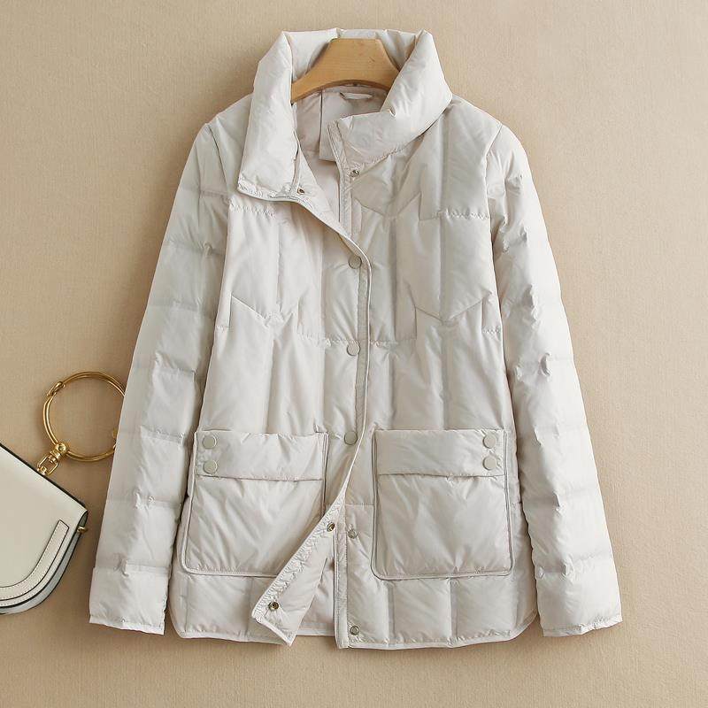 轻薄羽绒服女款短款2025年秋冬新款简约直筒宽松显瘦洋派立领外套