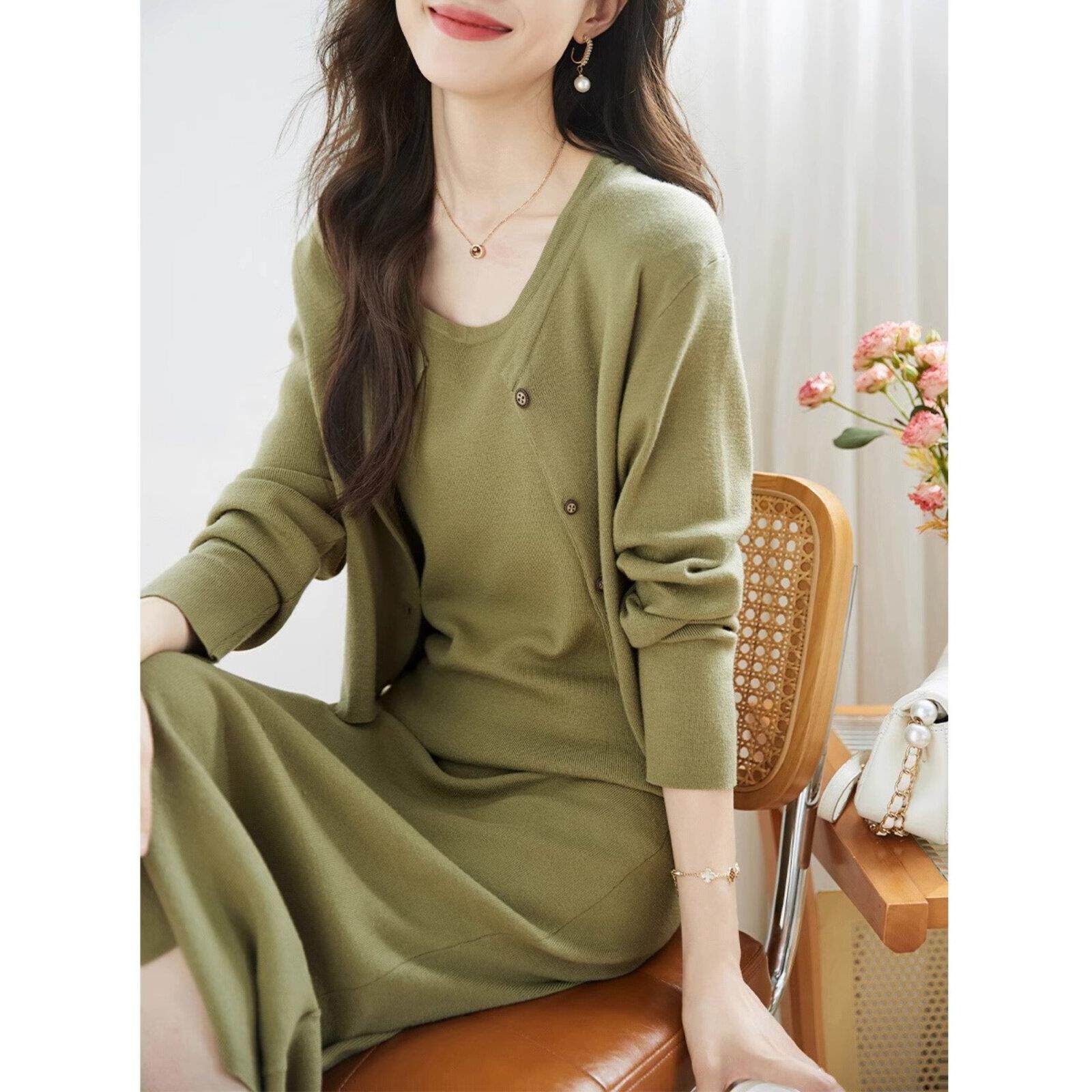 SPYB慵懒风覆古针织连衣裙套装女秋季新款高级感开衫背心裙两件套