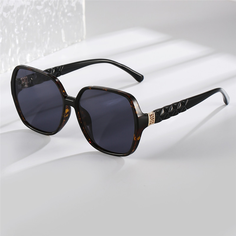 2026年新款防紫外线太阳镜大脸显瘦墨镜女高级感优雅时尚偏光眼镜