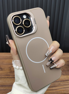 适用苹果16手机壳iPhone15ProMax合金镜头膜14折叠支架13磁吸充电12防摔磨砂11硅胶Plus保护套沙漠金D31