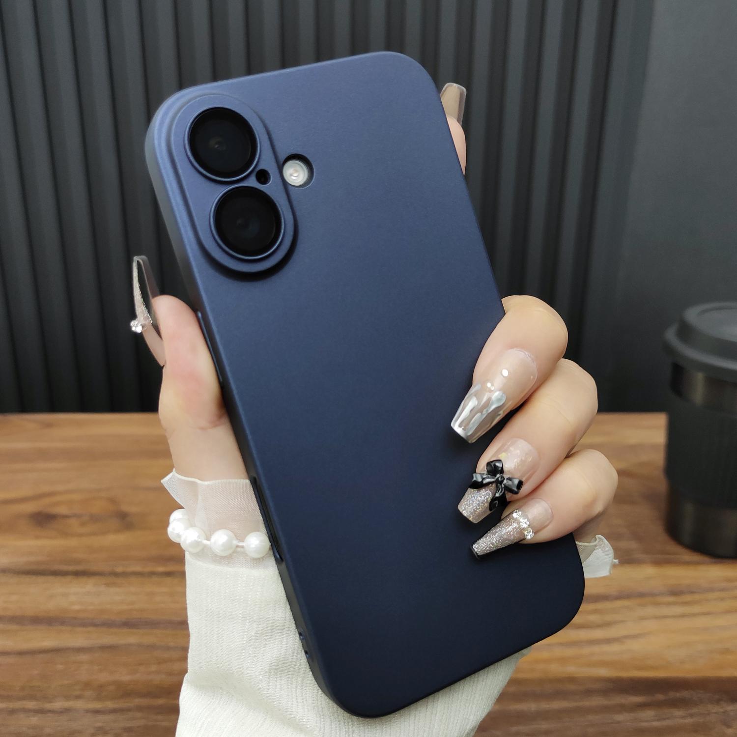 适用苹果16手机壳iPhone15ProMax玻璃镜头膜14Plus肤感磨砂13超薄硬壳12防摔电镀11全包简约保护套深海蓝C10