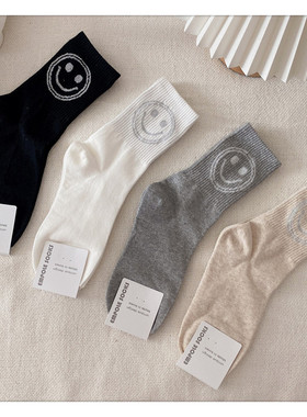 韩国东大门进口袜子女黑色灰色燕麦色中筒袜四季学院风可爱笑脸袜