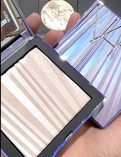 现 NARS 纳斯2025圣诞限定美至未来高光粉饼