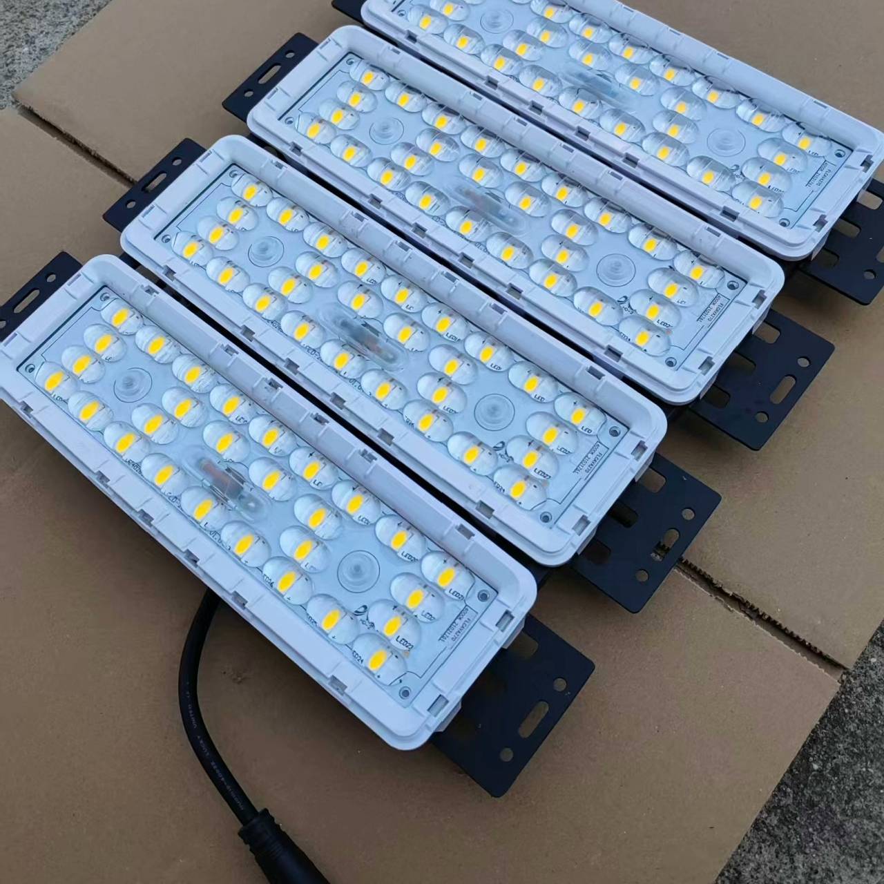 询价购-华普永明M33D-CB-112P14-L2105-740防水