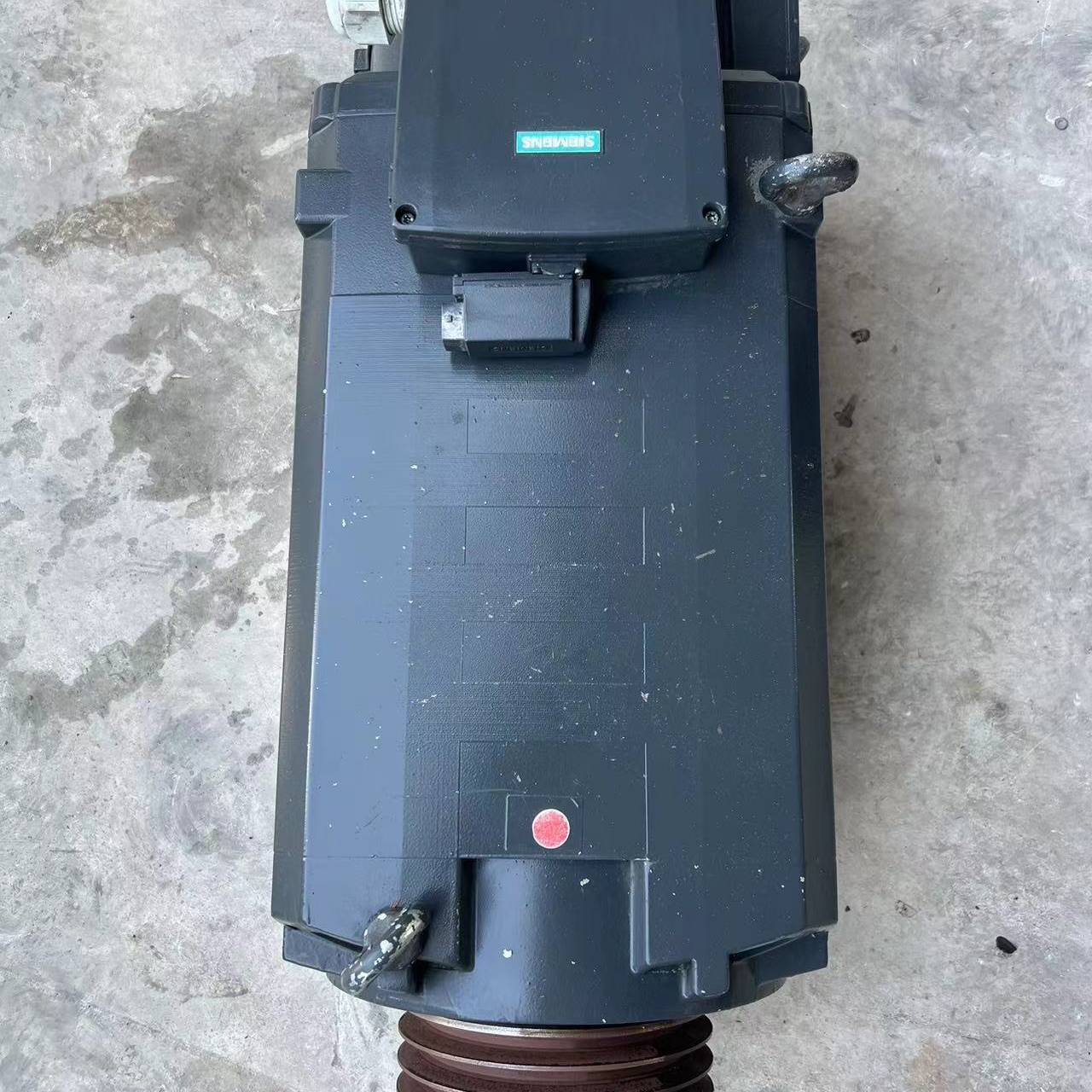 询价购-1PH8165-1DG00-0BA1伺服电机成色如图，