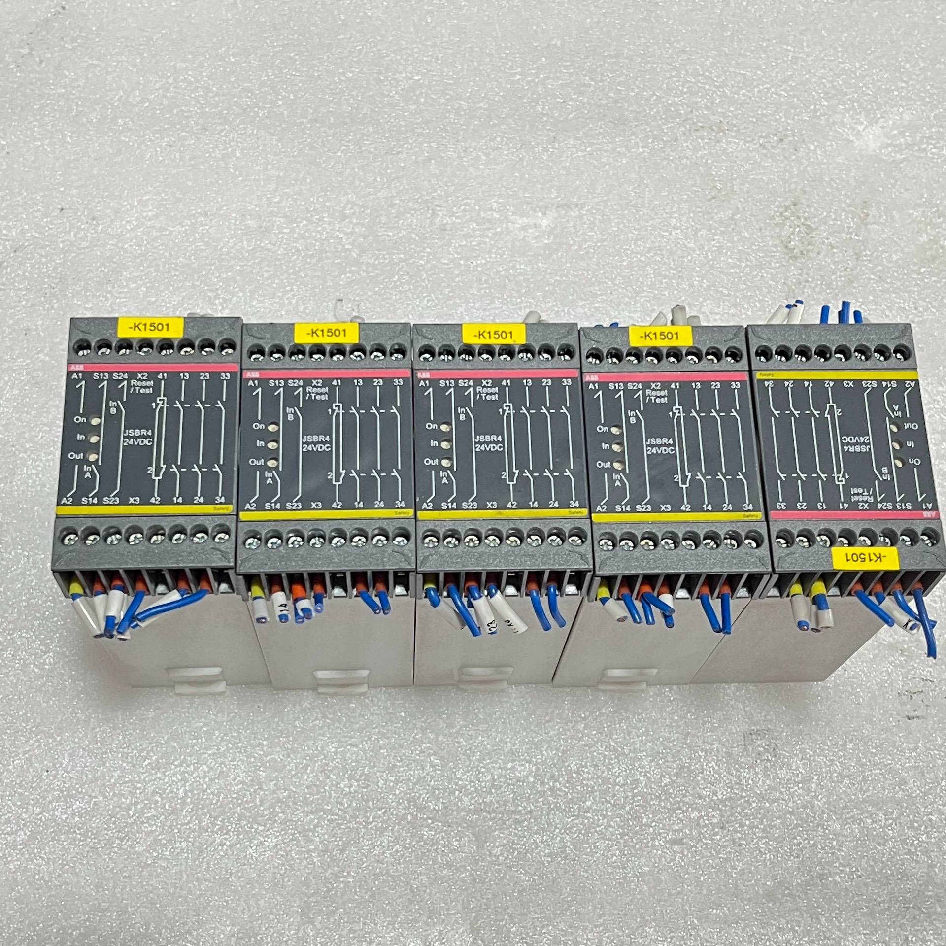 询价购-安全继电器2TLA010002R0000，JSBR4-