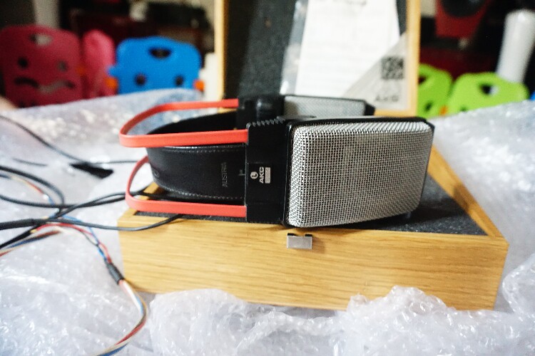 AKG  K1000 KK 黄盒 成色 状态近完美 耳罩坚挺 低频不会异响