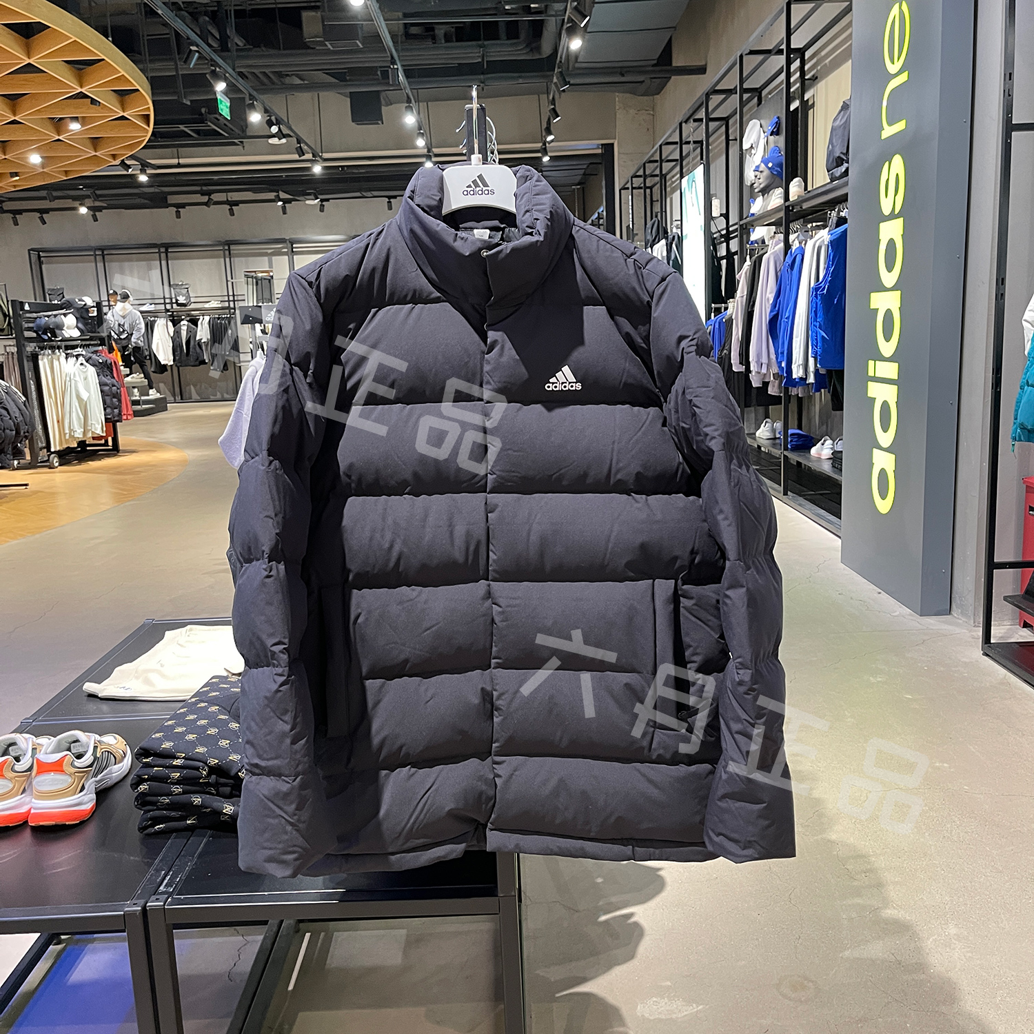 阿迪达斯外套运动休闲羽绒服夹克