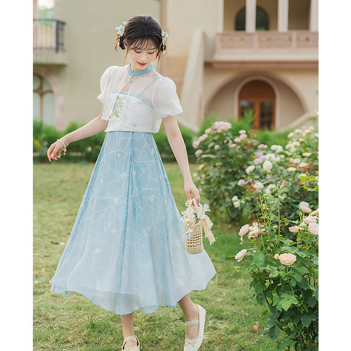 云藏月绣玉盏茶原创绣花汉元素国风吊带连衣裙日常女装春夏款中式