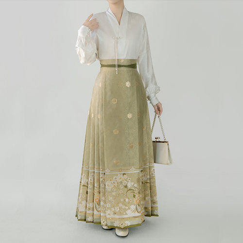 新中式日常妆花织金马面裙套装