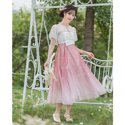 云藏月绣玉盏茶汉元素吊带连衣裙