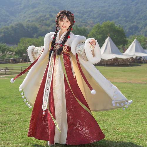 云藏月绣保暖毛绒齐胸斗篷外套