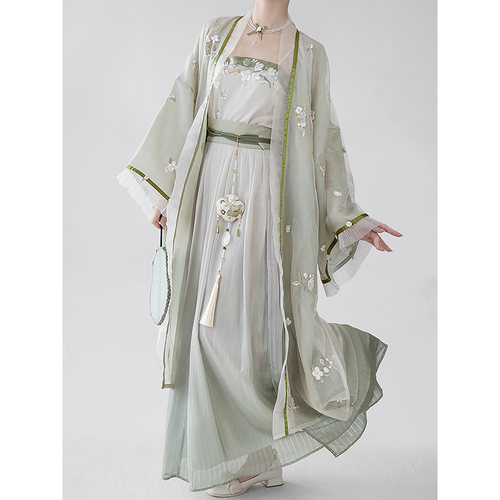 云藏月绣雪茉绿色宋褙子汉服套装