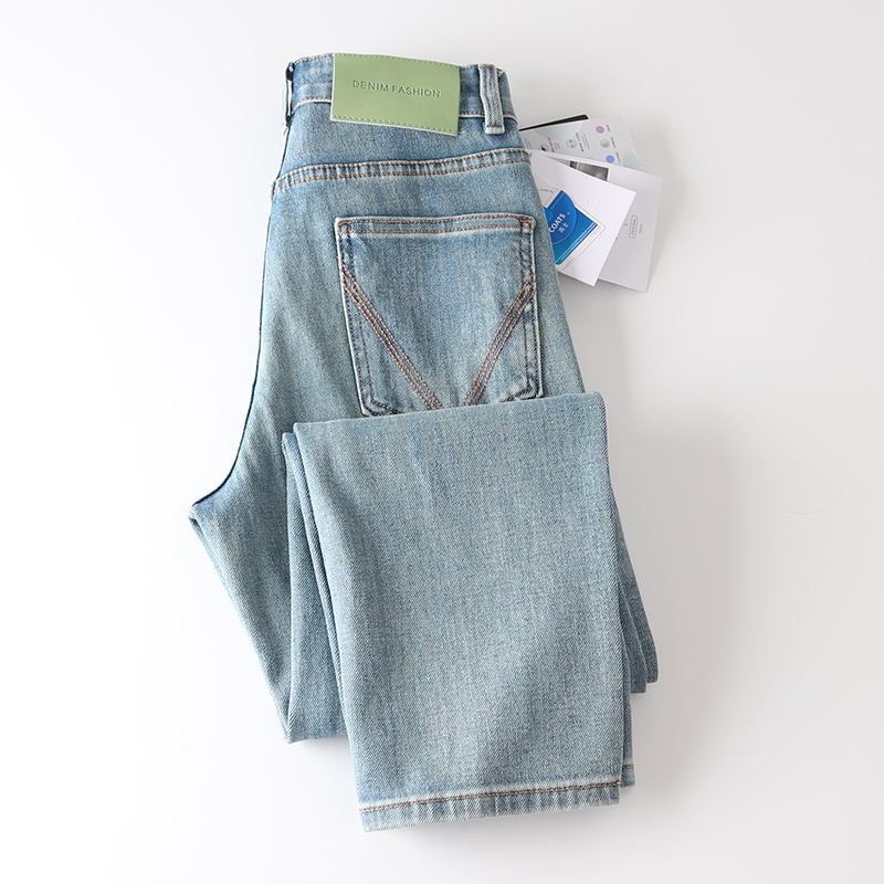 显瘦显腿直四面弹九分牛仔裤