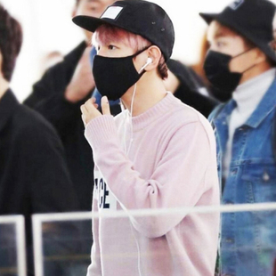 22新款 peace字母粉色圆领套头男女情侣针织 EXO边伯贤机场同款