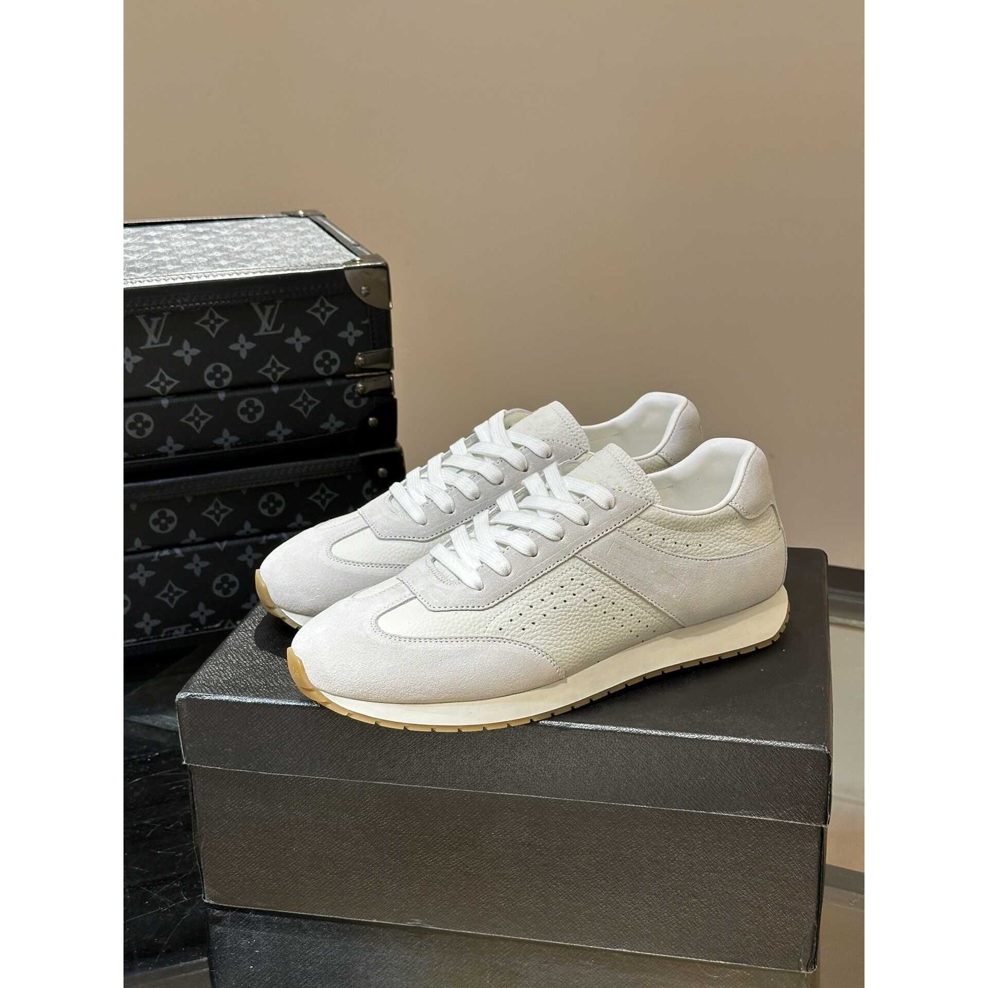 牛皮透气休闲运动鞋男鞋 真皮打孔跑步鞋男 系带新款驾车旅游鞋男