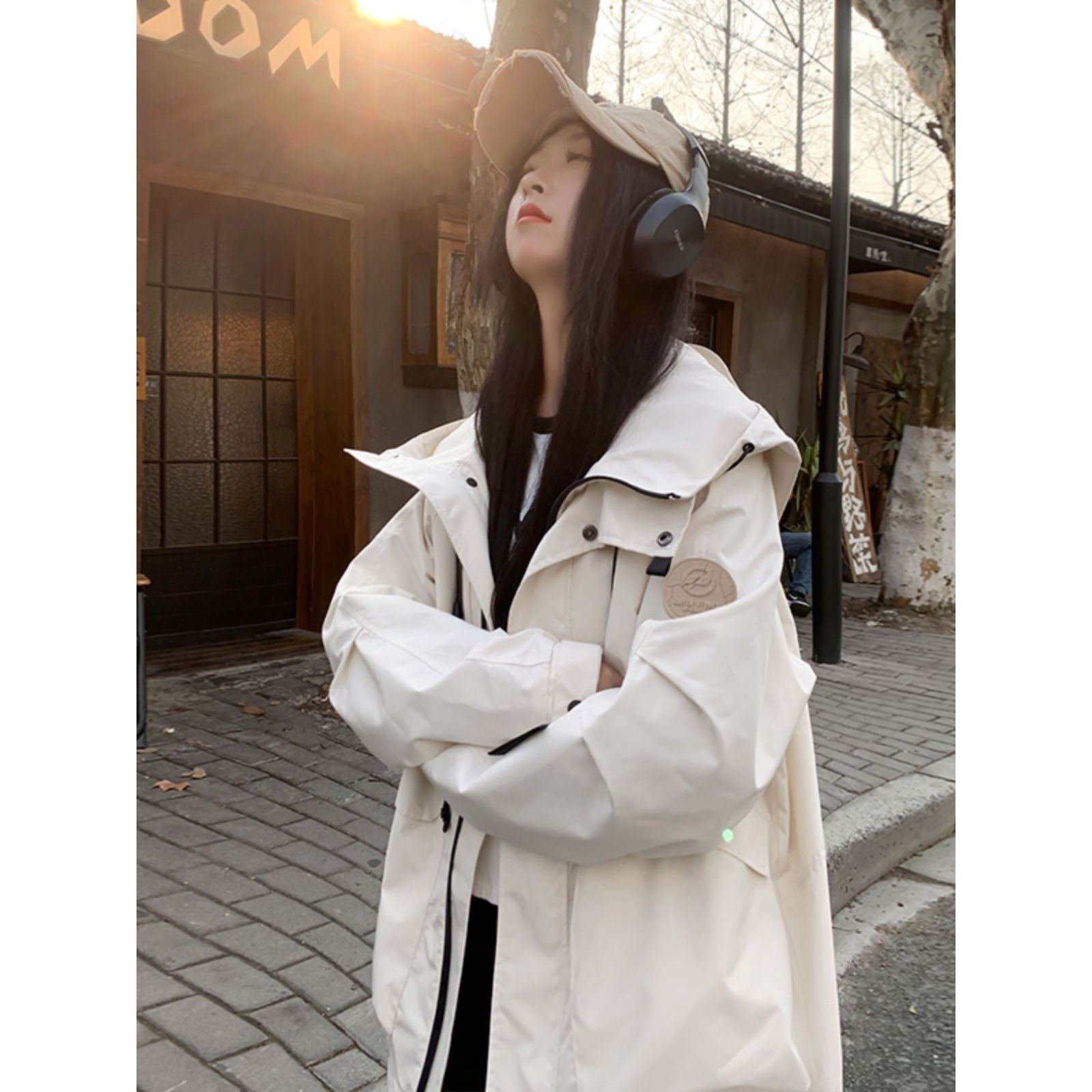 夹克外套男女款春秋季新款白色冲锋衣女小个子登山服薄款洋气