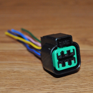 适用科帕奇现代悦动宝骏560长城C30金刚汽车大灯总成电源插头接口