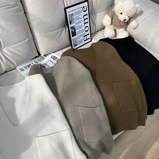 百搭百分百山羊绒套头针织衫 时尚 26011344 纯色深V领个性 冬季