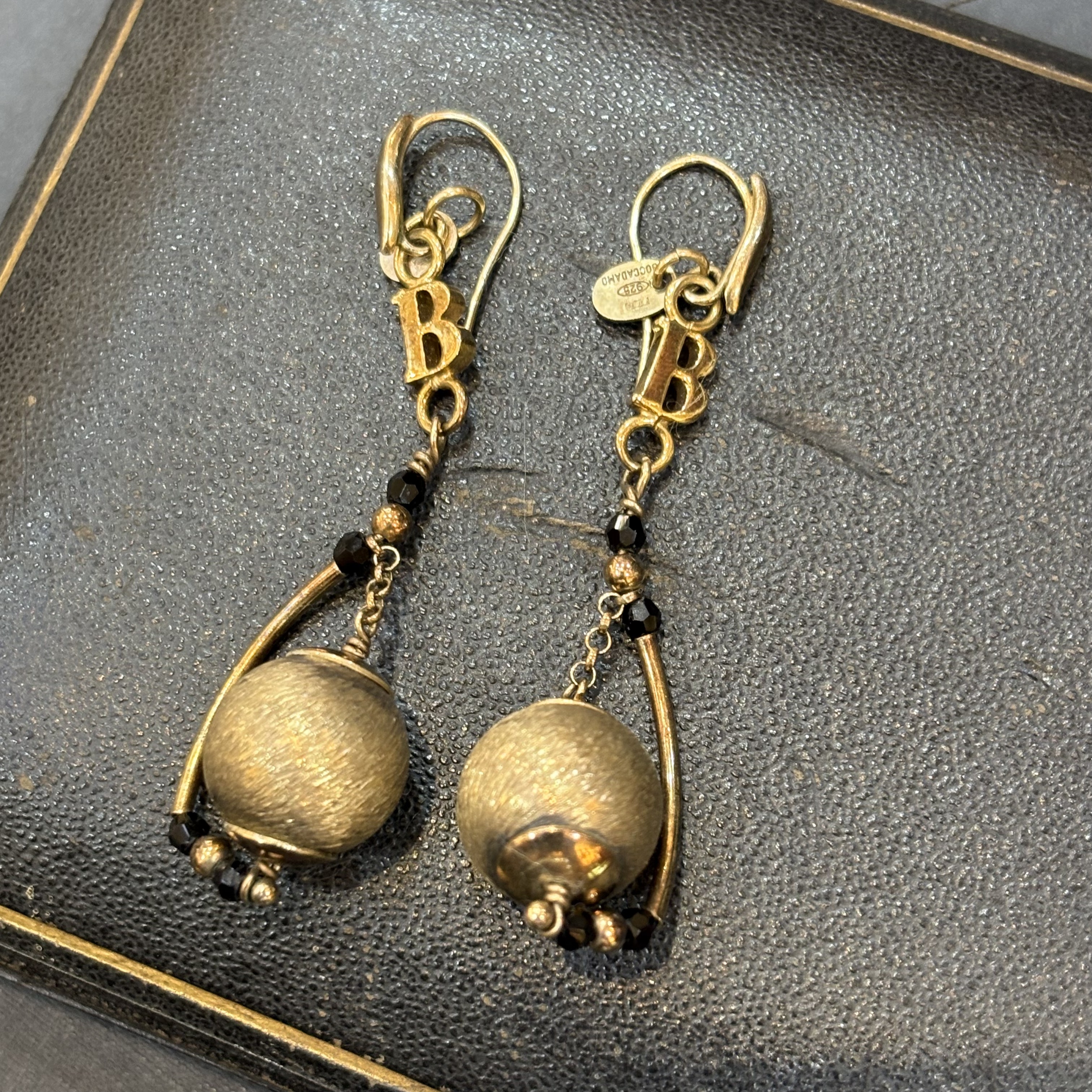 中古默认微瑕不退不换 BOCCADAMO品牌黑水晶银耳环