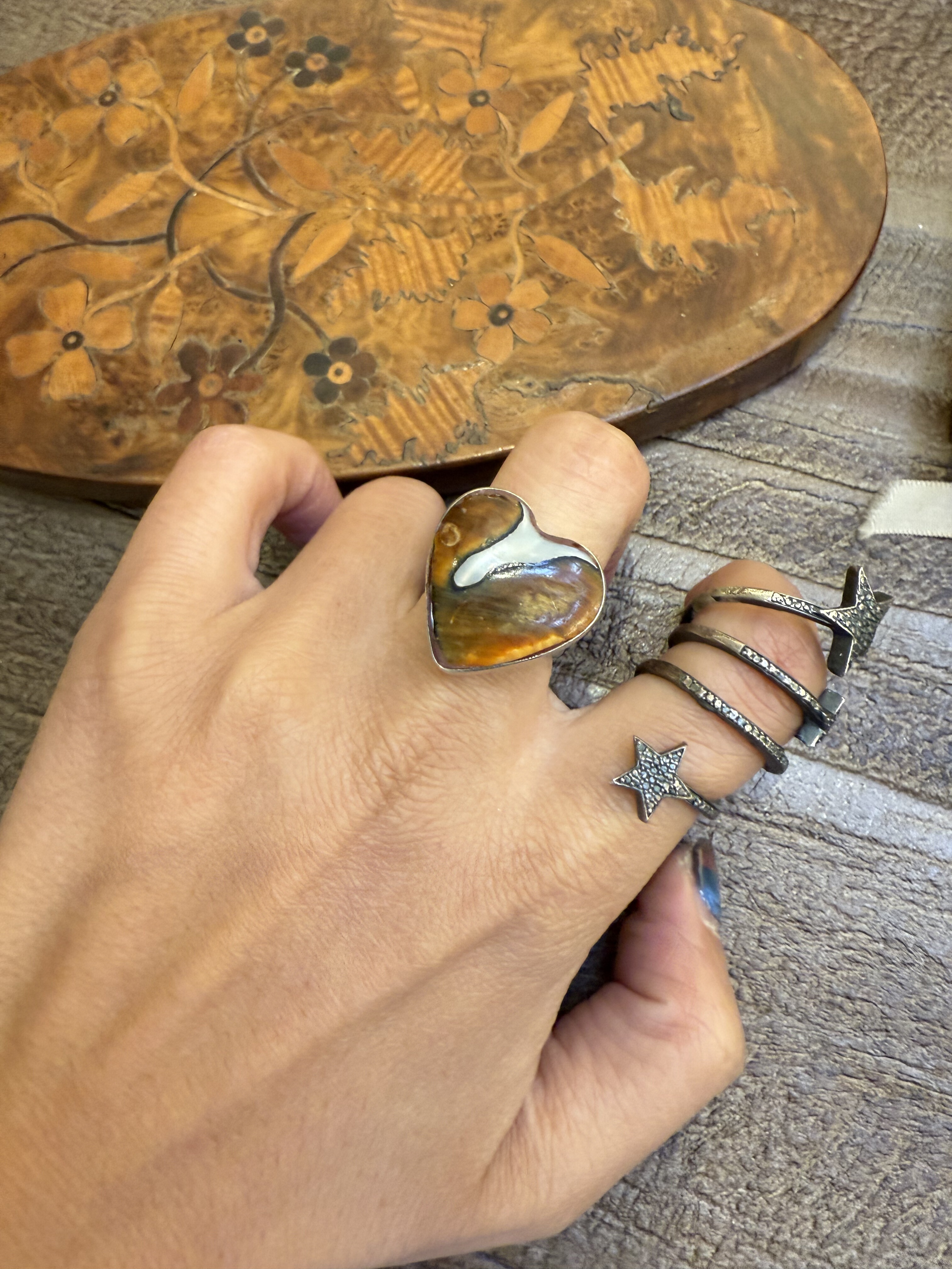 中古默认微瑕不退不换  贝母拼桃心银戒指 15码意大利,个性定制/设计服务/DIY,其它饰品定制,淘宝优惠券,粉丝福利购,淘宝优惠卷