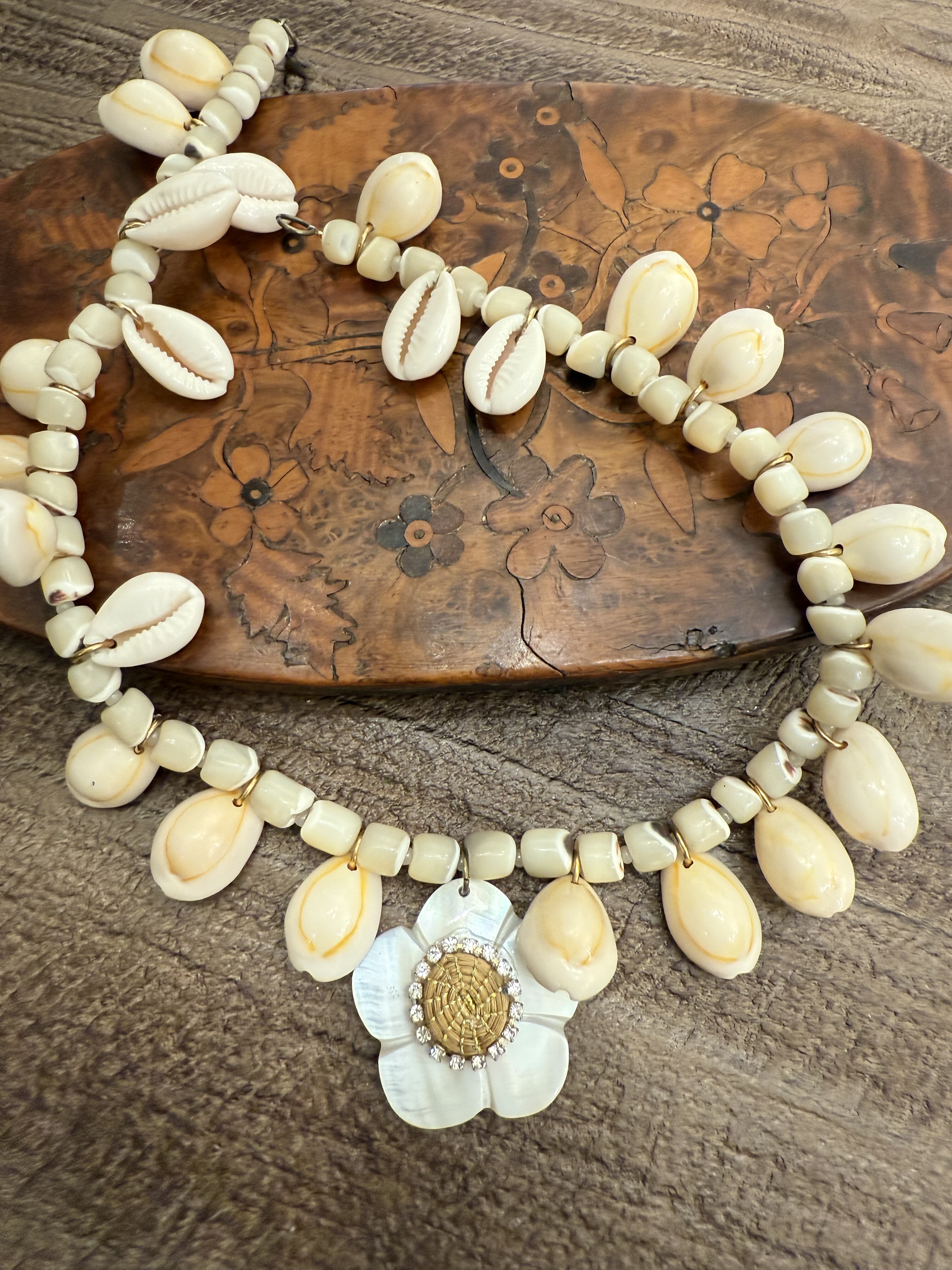 中古默认微瑕不退不换  老贝母海螺项链 意大利