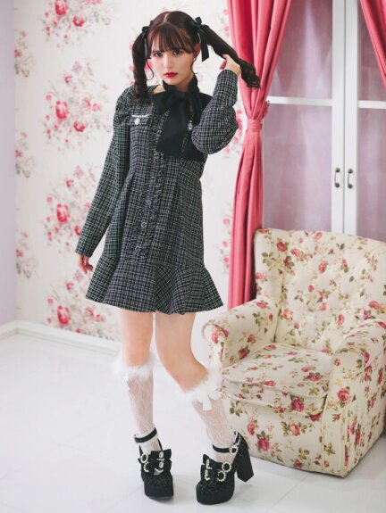 2024早春新款日本日系甜美可爱黑色系带连衣裙 女