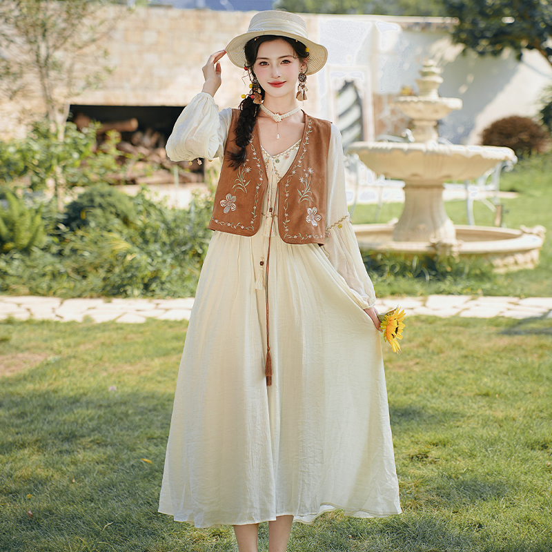 波西米亚民族风刺绣马甲连衣裙套装女2026秋季新款女装旅游裙子