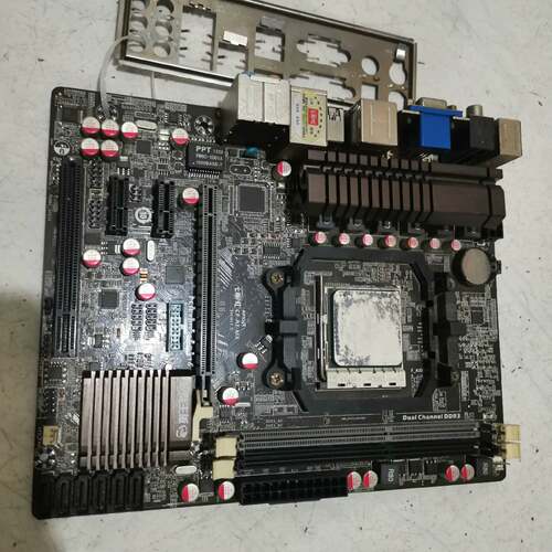 可维修七彩虹战斧C.A75K V15，FM1接口，A75主板，CF议价
