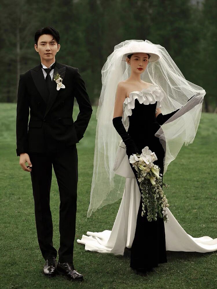 사진 스튜디오 새로운 사진 테마 의류 웨딩 사진 커플 숲 블랙 벨벳 튜브 탑 피쉬 테일 햅번 드레스