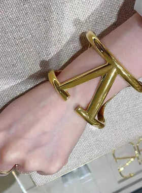 欧美风金属线条V字环形手镯