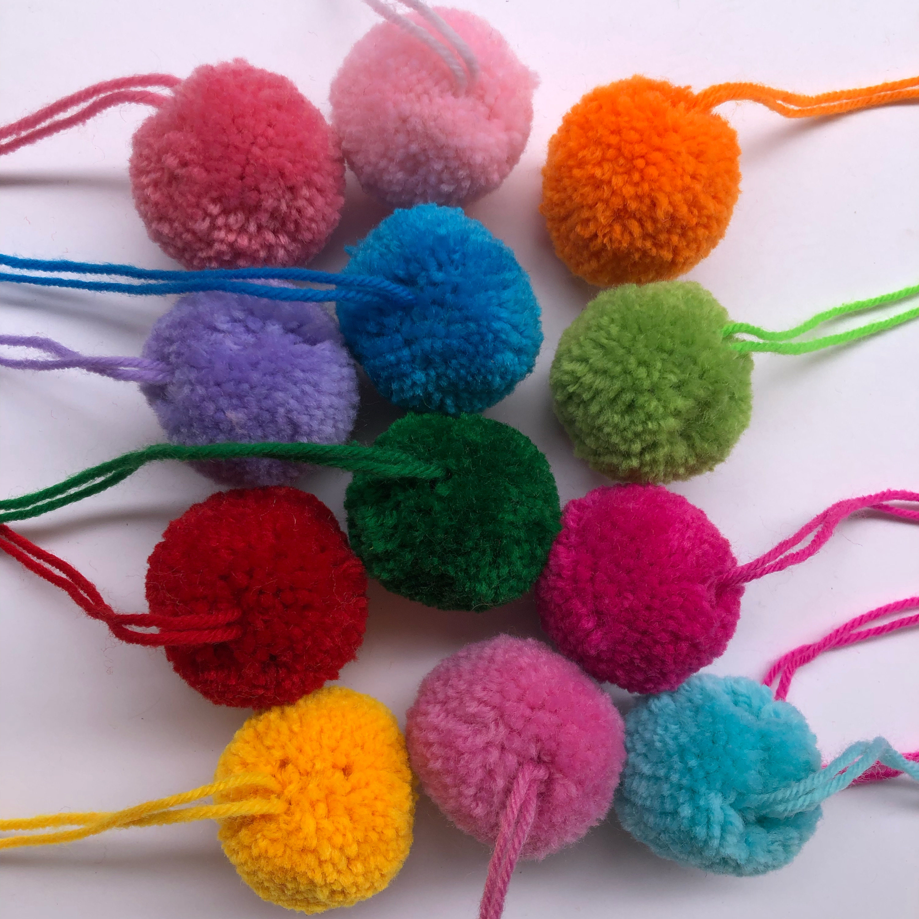 带线毛球 带绳毛线球 抱枕装饰球 毛毯边缘配件辅料 杨梅球5公分,居家布艺,海绵垫/布料/面料/手工diy,淘宝优惠券,粉丝福利购,淘宝优惠卷