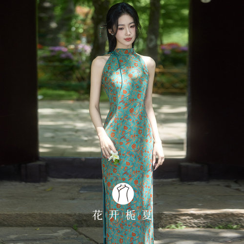 新中式国风改良绿色挂脖旗袍