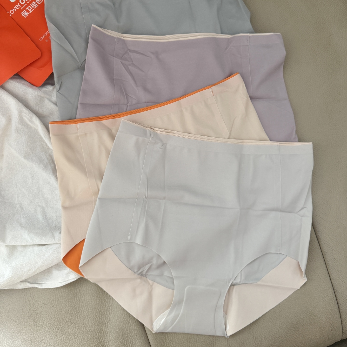 高腰无痕微收腹简约宽松自然内裤