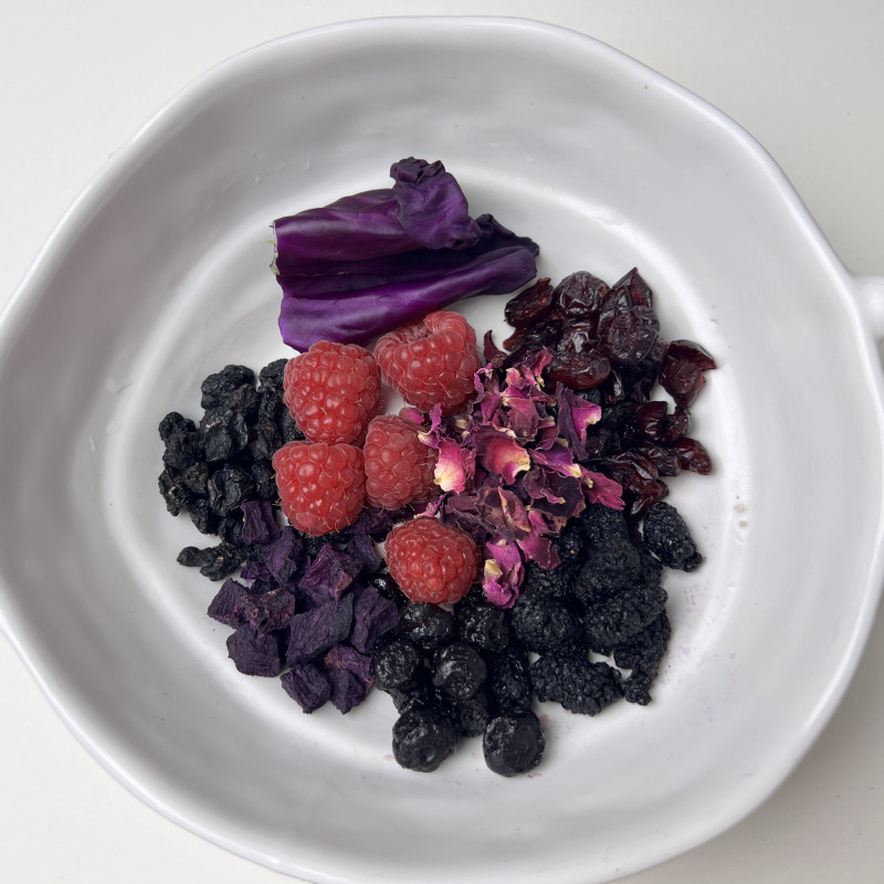 紫甘蓝树莓蓝莓蔓越莓紫薯黑枸杞玫瑰桑葚多吃紫色食品晓雅推荐