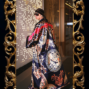 BUDDYBODY奢华贵气复古巴洛克印花宽松超长缎面嘻哈睡袍长袍外套