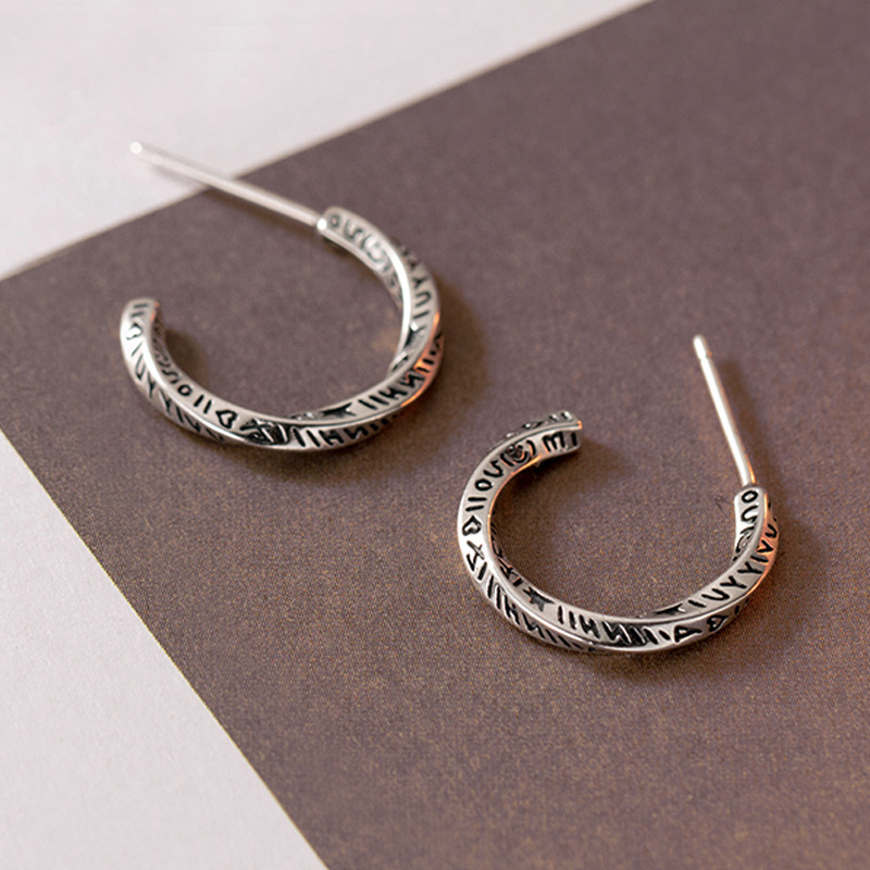 英文字母弧形耳环时尚个