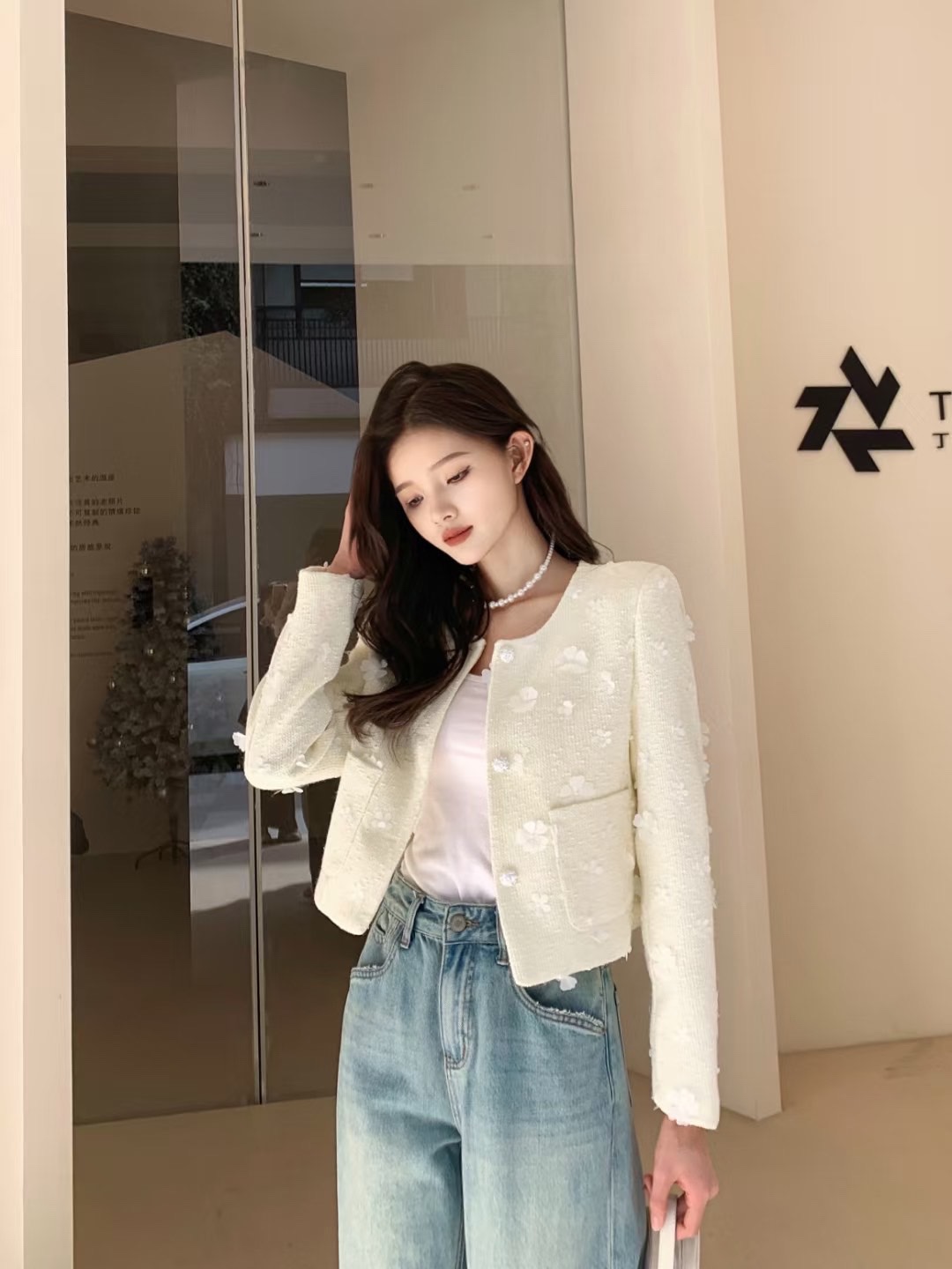 刺绣蝴蝶结小香风短款外套女单排扣高级感显瘦圆领气质粗花呢上衣