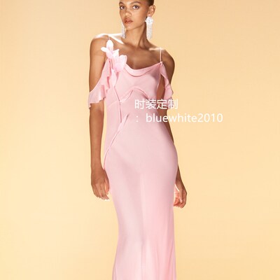 富贵千金礼服  光泽桑蚕丝花朵细带连衣裙  荡领拖尾真丝裙轻婚纱