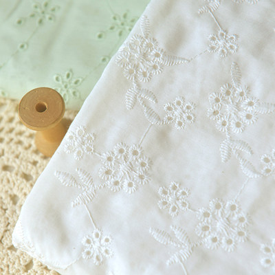 米白薄荷绿绣花镂空涤棉